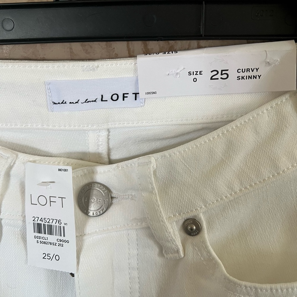 NWT LOFT Curvy Skinny White Jeans – Size 25 – Button Ankle Detail - Picture 7 of 7